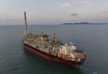 Trump évoque une guerre « quasiment » finie : le pétrole chute de 10 %, rebond des Bourses en Asie