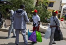 Libération de 3 otages, grâce royale annoncée par les derniers prisonniers