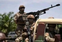 Mali : Les groupes djihadistes déclenchent des atraques coordonnées contre plusieurs villes (Vidéo)