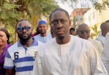 Pape Malick Ndour reçoit un soutien massif à son domicile après son placement sous mandat de dépôt
