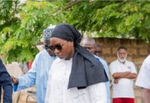 Inondations à Dakar : la Première Dame au chevet des populations de la banlieue